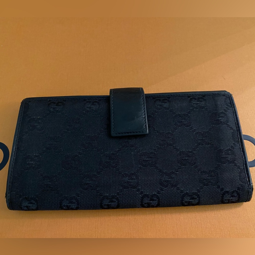 🌻VINTAGE GUCCI WALLET🌻